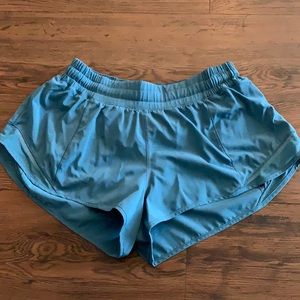 Lululemon Hotty Hot Shorts II 2.5”